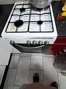 Snapshot of elenaUK chatting on December 2024 02:42:01 PM elenaUK online show from December 2024 02:42:01 PM