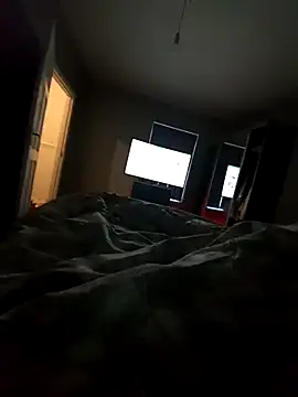 Snapshot of elenaUK chatting on January 2025 03:35:02 PM elenaUK online show from January 2025 03:35:02 PM