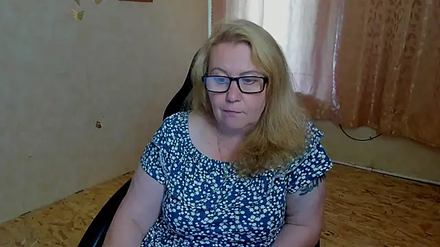Snapshot of Frau_Marta chatting on July 2026 12:45:01 PM Frau Marta online show from July 2026 12:45:01 PM
