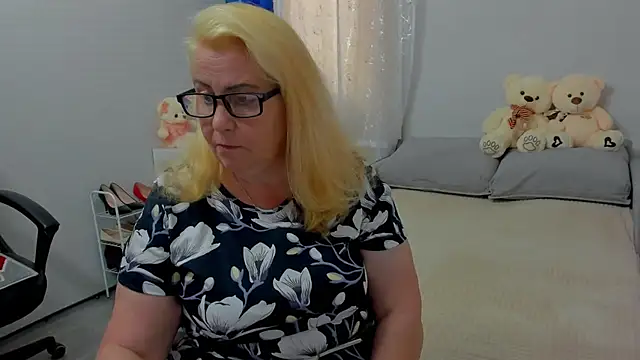 Snapshot of Frau_Marta chatting on July 2026 10:36:01 AM Frau Marta online show from July 2026 10:36:01 AM