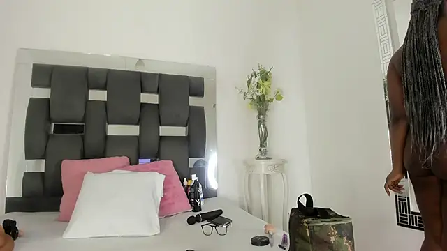 tanyyaa online show from February 2025 01:16:02 PM