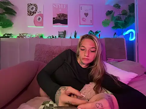 chloetease online show from June 2026 04:23:01 AM
