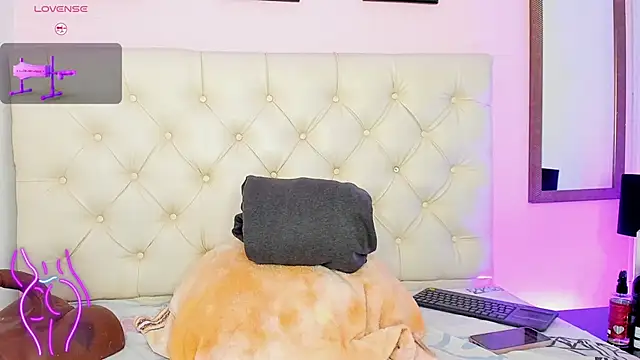 WhitneyWells online show from March 2026 06:26:01 AM