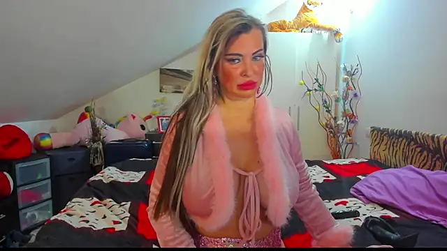 Raffaelababy online show from November 2025 07:18:01 PM