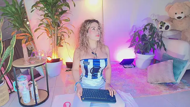 erotik lady online show from June 2026 04:38:02 AM