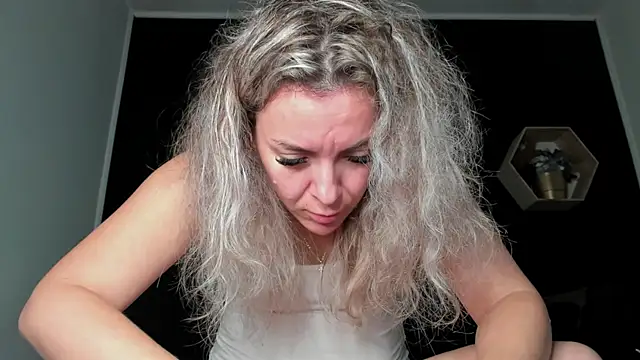 Alesys69 online show from November 2025 10:42:01 PM