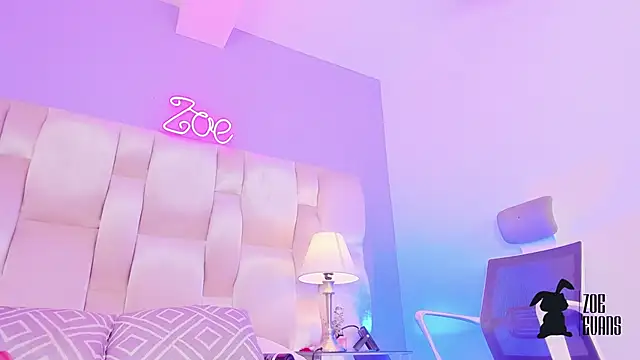 Snapshot of Zoe_Evans_ chatting on December 2024 03:25:02 PM Zoe Evans online show from December 2024 03:25:02 PM