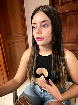 Miss valeriaa online show from December 2024 04:17:01 PM