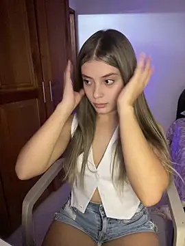 Miss valeriaa online show from March 2025 03:45:02 PM