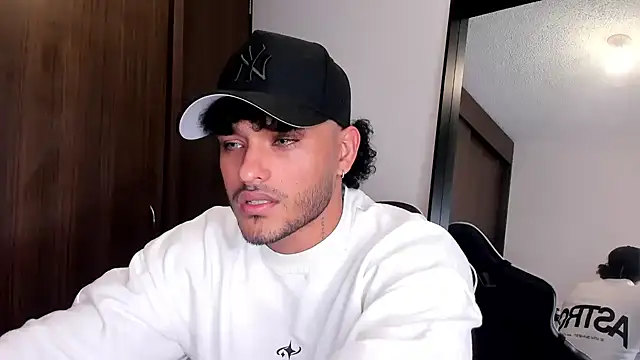 Alessandro Vanni online show from December 2024 10:44:02 PM