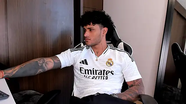 Alessandro Vanni online show from January 2025 04:08:01 PM