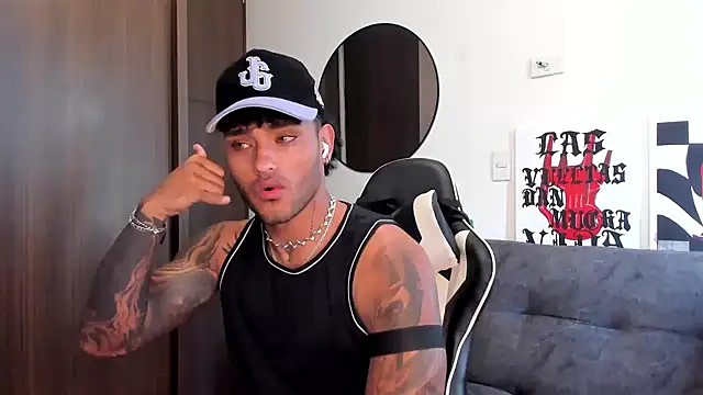 Alessandro Vanni online show from October 2025 01:09:01 PM