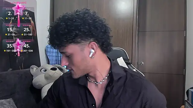 Alessandro Vanni online show from October 2025 03:35:02 PM