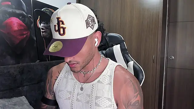 Alessandro Vanni online show from November 2025 01:48:01 AM