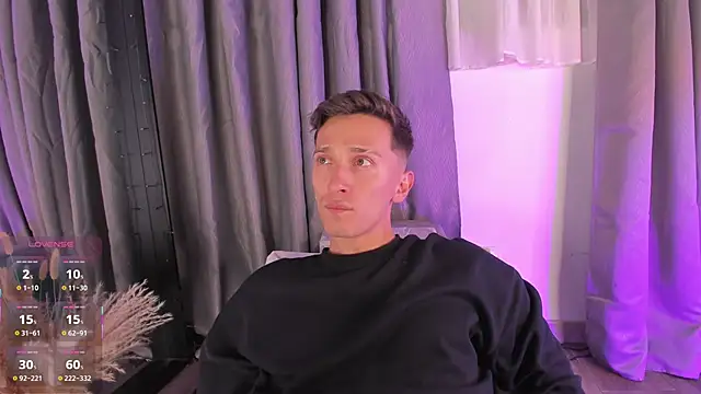 Thiago jones online show from October 2025 11:45:02 PM