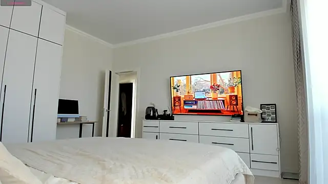  Miss Johansson  online show from March 2026 12:38:01 PM