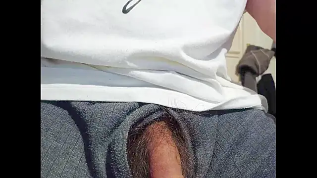 Snapshot of hairyuncut00 chatting on November 2025 09:46:02 PM hairyuncut00 online show from November 2025 09:46:02 PM