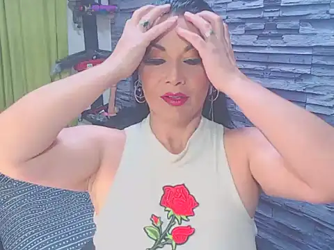 Snapshot of Cruela_deviil chatting on December 2024 05:46:01 PM Cruela deviil online show from December 2024 05:46:01 PM