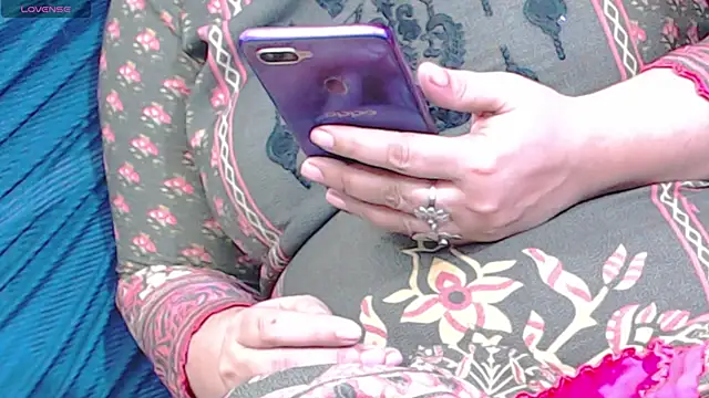 Snapshot of netuhubby chatting on January 2025 07:58:02 PM netuhubby online show from January 2025 07:58:02 PM
