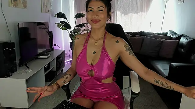 pamela reyes  online show from December 2024 05:03:01 PM