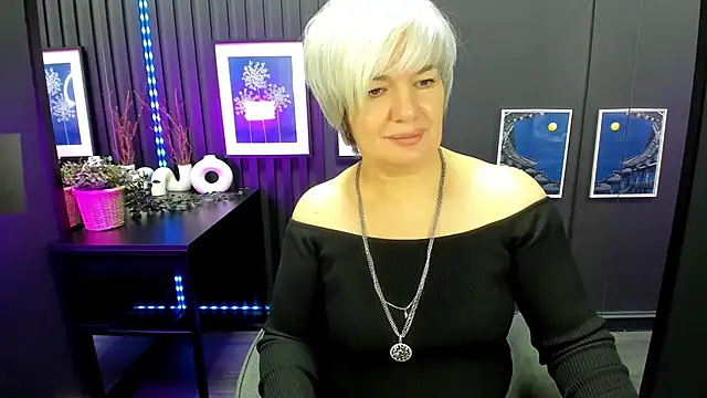 CarmenSoft online show from November 2025 08:33:02 PM