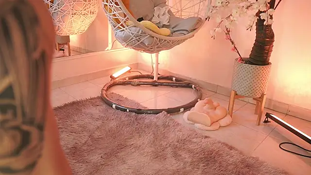 DalahiaRush online show from February 2025 05:37:01 PM