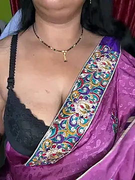 Snapshot of Anushka_21 chatting on April 2026 12:39:01 AM Anushka 21 online show from April 2026 12:39:01 AM