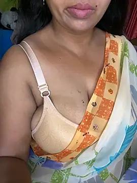 Snapshot of Anushka_21 chatting on June 2026 04:04:02 AM Anushka 21 online show from June 2026 04:04:02 AM