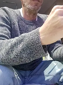 207RCCam online show from October 2025 09:38:01 PM