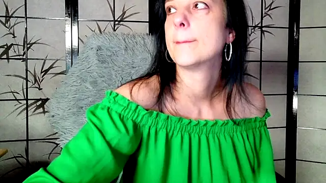  Sweetlonglips  online show from December 2025 05:06:02 AM