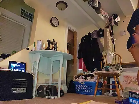 Snapshot of MaddisonX chatting on November 2025 09:21:02 AM MaddisonX online show from November 2025 09:21:02 AM