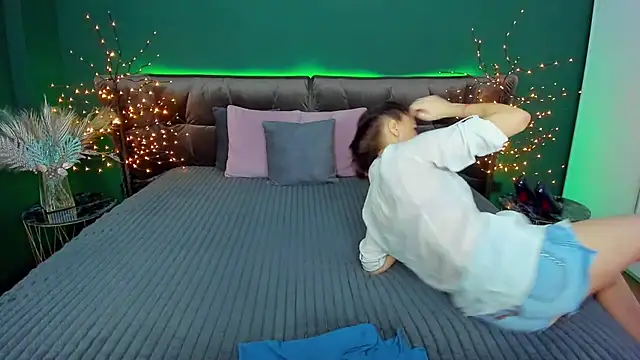 Rebecca Diamond online show from February 2025 06:43:02 AM