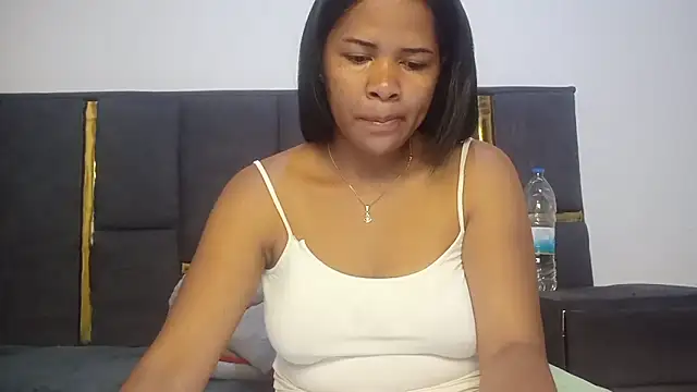 aleixane online show from November 2025 03:50:02 AM