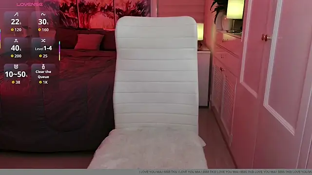 loving mia online show from April 2026 09:49:02 PM