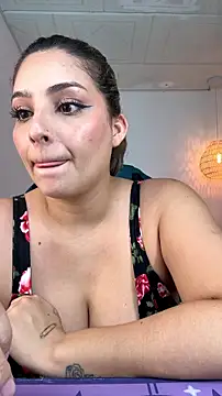 Snapshot of YummyAnna_ chatting on June 2026 08:32:02 PM YummyAnna online show from June 2026 08:32:02 PM
