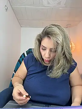 Snapshot of YummyAnna_ chatting on July 2026 08:37:01 PM YummyAnna online show from July 2026 08:37:01 PM