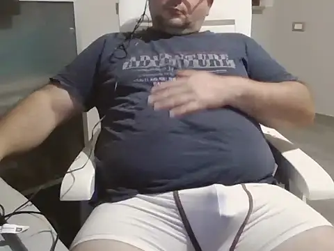 Snapshot of iron_boy80 chatting on October 2025 01:07:01 PM iron boy80 online show from October 2025 01:07:01 PM