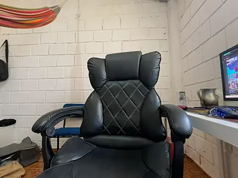 Max TheHorseDick online show from December 2025 03:50:01 PM