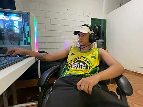 Max TheHorseDick online show from April 2026 02:51:02 AM