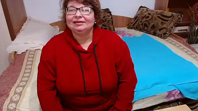 Snapshot of SweetMommaX chatting on March 2025 03:07:01 PM SweetMommaX online show from March 2025 03:07:01 PM