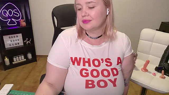 Snapshot of MargotGrey chatting on May 2026 06:09:01 PM MargotGrey online show from May 2026 06:09:01 PM
