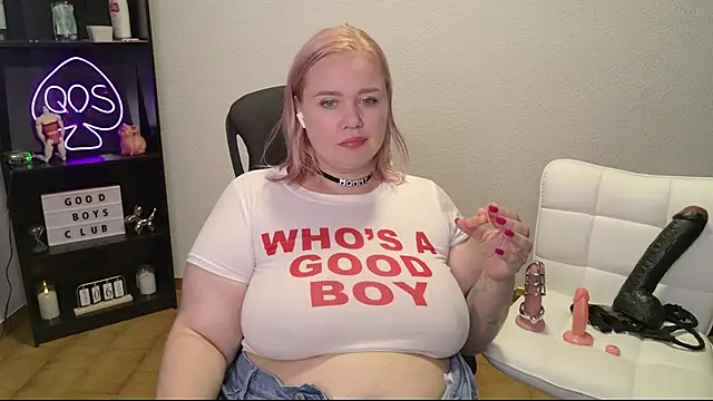 Snapshot of MargotGrey chatting on June 2026 07:17:02 PM MargotGrey online show from June 2026 07:17:02 PM