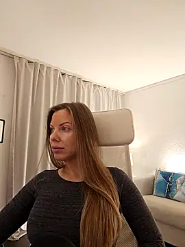 novaforyou1 online show from December 2025 02:15:01 PM