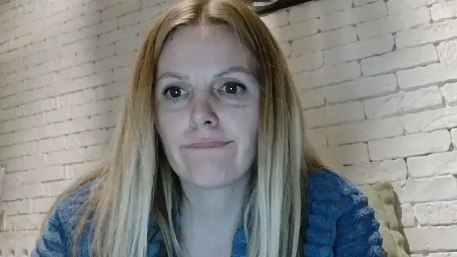 Snapshot of Angel_girllovemy chatting on November 2025 04:17:01 PM Angel girllovemy online show from November 2025 04:17:01 PM