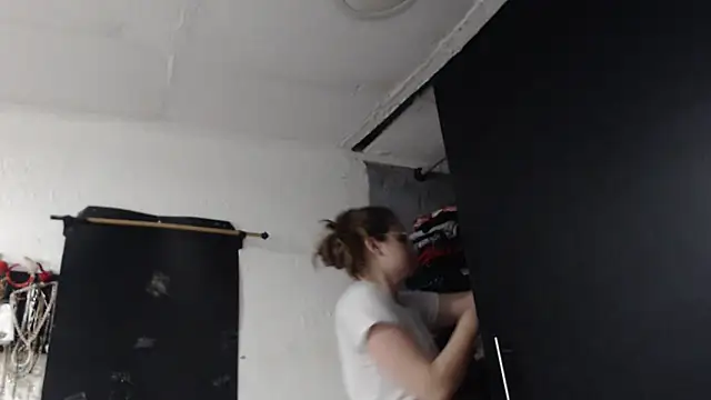 HellenMiyer1111 online show from December 2025 03:20:04 PM