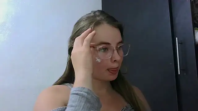 HellenMiyer1111 online show from April 2026 03:02:01 AM