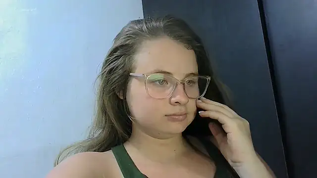 Snapshot of HellenMiyer1111 chatting on June 2026 11:10:01 PM HellenMiyer1111 online show from June 2026 11:10:01 PM