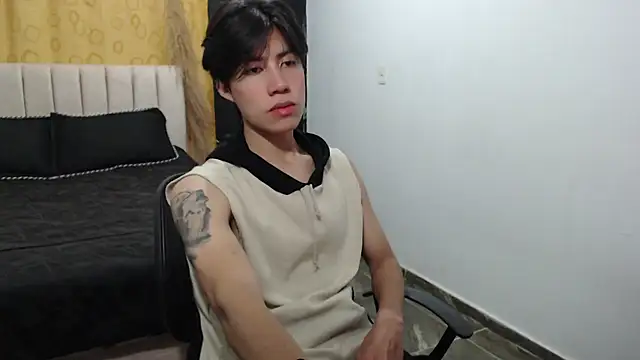 Elio-cam online show from December 2024 08:41:02 AM