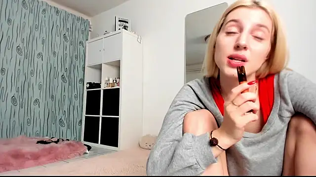 KenzieDawton online show from December 2024 04:42:02 AM