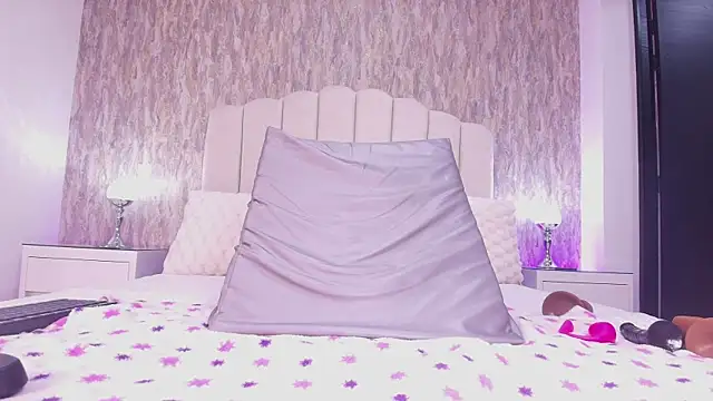 raven lilith  online show from November 2025 03:18:02 AM